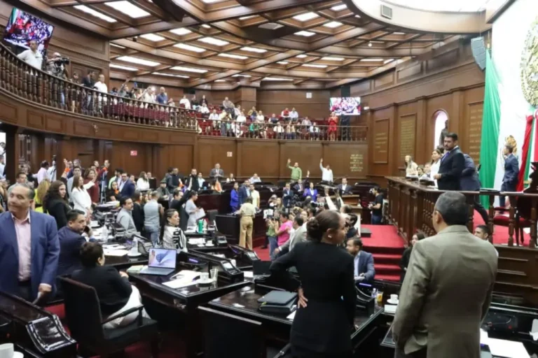 A comisiones la iniciativa para el reconocimiento de término gobernadora en Constitución de Michoacán