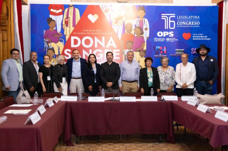 Congreso del Estado se suma a visibilizar la importancia de la donación voluntaria de sangre*Diputados y diputadas encendieron luces sobre la fachada principal del Palacio Legislativo, para conmemorar el “Día mundial del donante de sangre”.