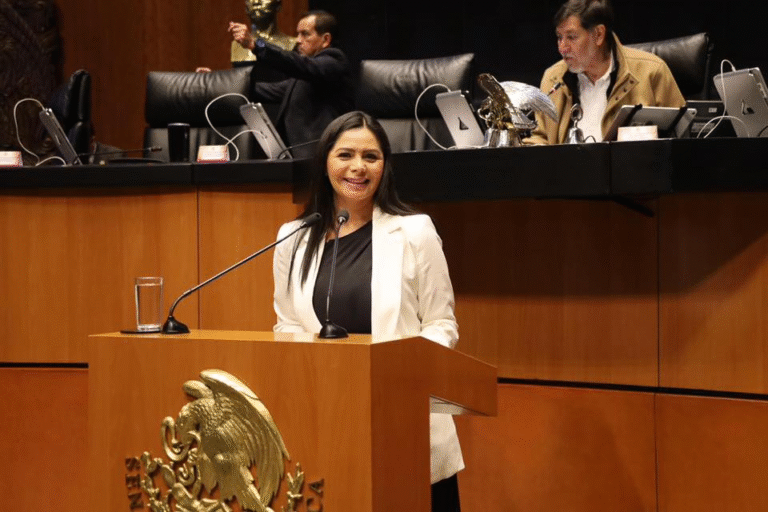Senadora Araceli Saucedo anuncia inversión histórica para Michoacán: más de 6 mil millones al puerto