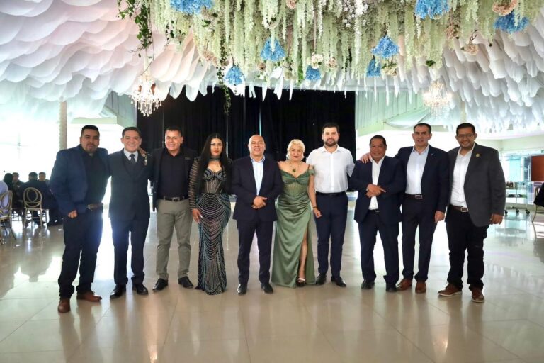 Octavio Ocampo reconoce labor de abogadas y abogados en Uruapan