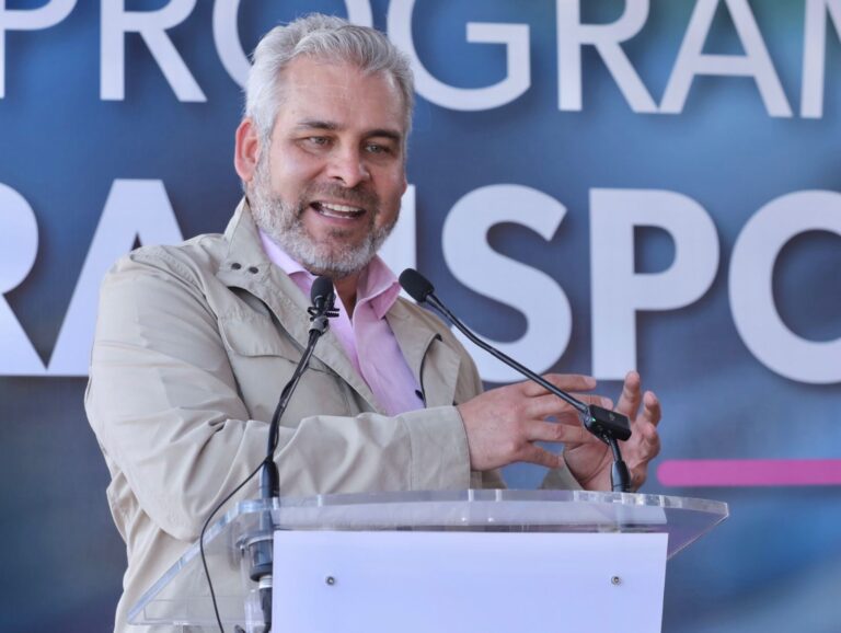 En octubre inicia renovación de unidades del transporte público de Uruapan: Bedolla