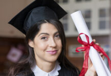 Por tiempo limitado. UMSNH reduce costos de titulación a sus egresados